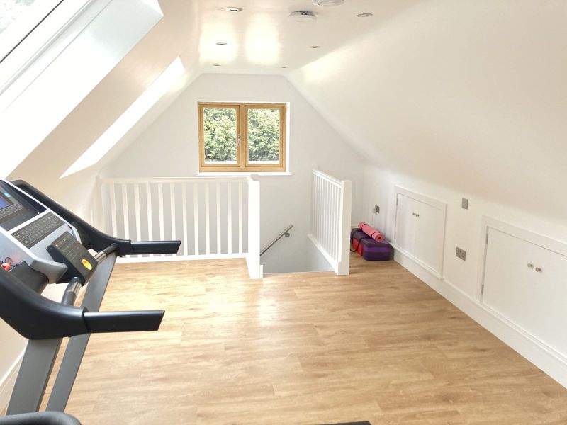 Garage and Gym- Sutton Bonington : Swipe To View More Images