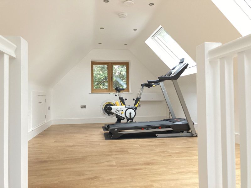 Garage and Gym - Sutton Bonington : Swipe To View More Images